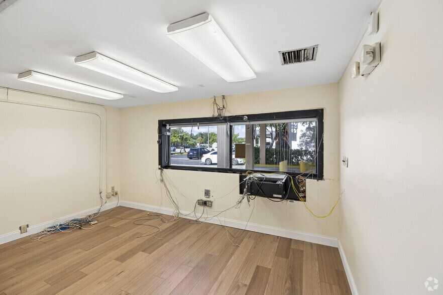 More Photos Of 5991 Anglers Ave, Fort Lauderdale Bank For Lease