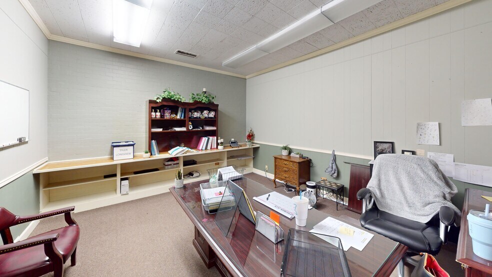 More Photos Of 110 N Main St, Henderson Office For Sale