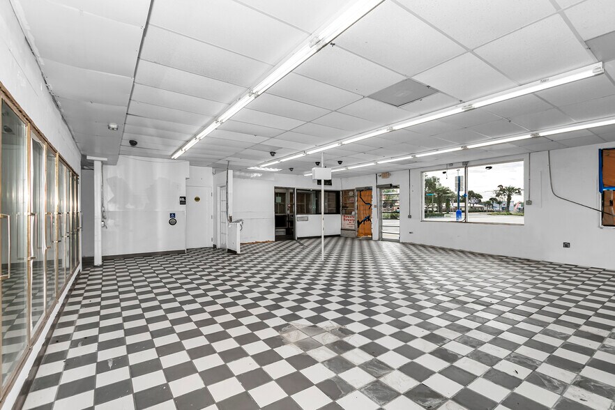 More Photos Of 1220 S Washington Ave, Titusville Convenience Store For Sale