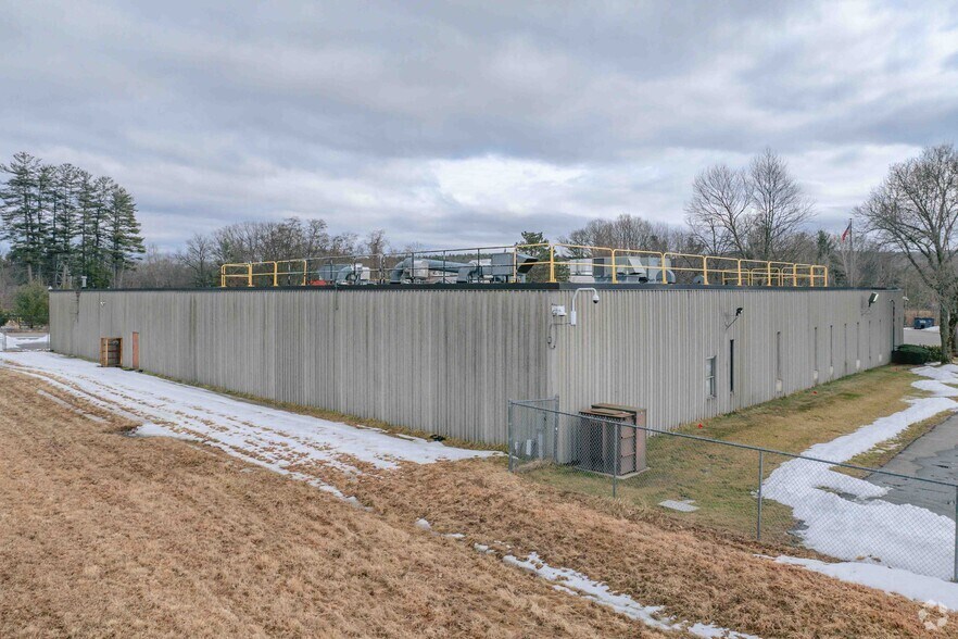 More Photos Of 83 Authority Dr, Fitchburg Warehouse For Lease