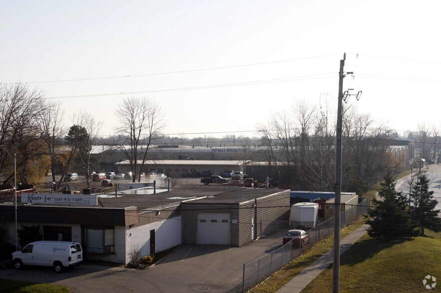 Primary Photo Of 2170 Queensway Dr, Burlington Warehouse For Lease