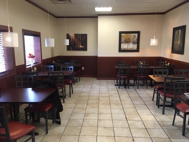 More Photos Of 3001 N Oakwood Ave, Muncie Restaurant For Sale