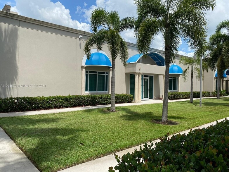 More Photos Of 2890 W State Road 84, Fort Lauderdale Office For Sale