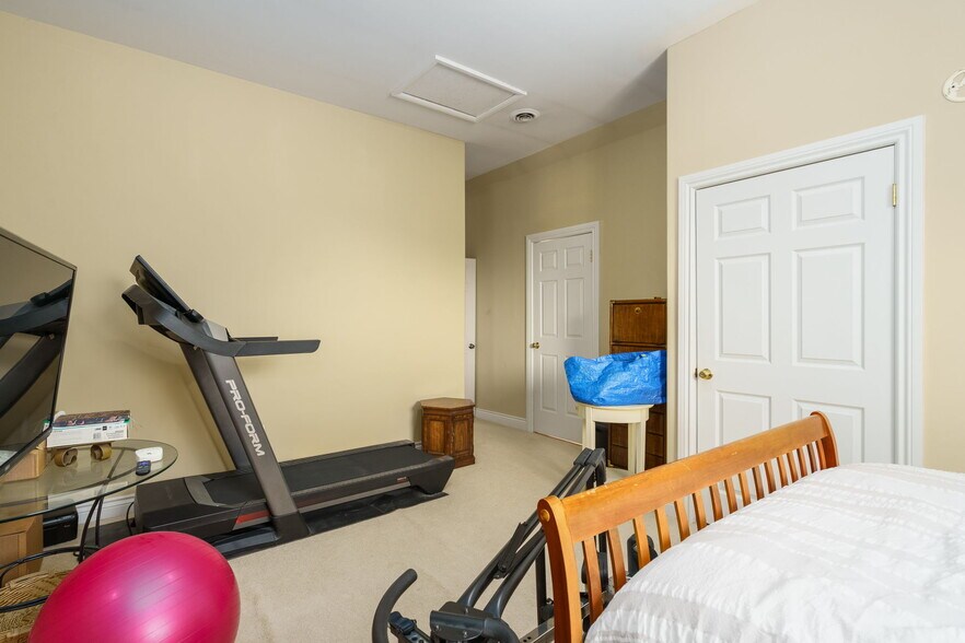More Photos Of 206 E Liberty St, Milford Medical For Sale