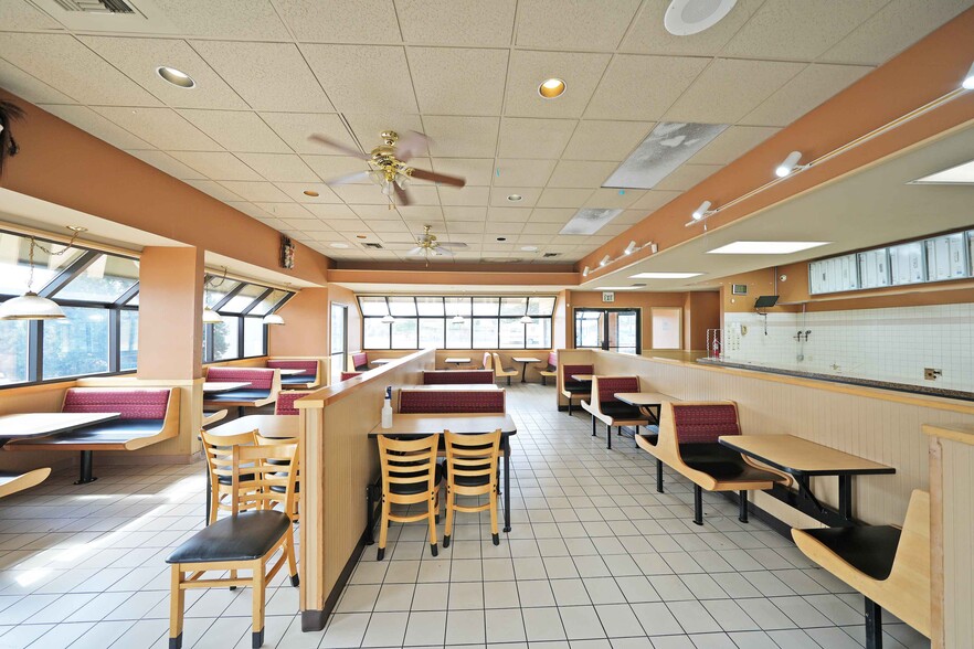 More Photos Of 318 S Wapato Ave, Wapato General Retail For Sale