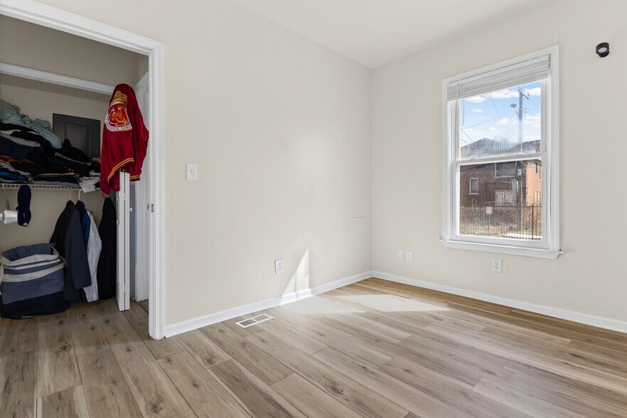 More Photos Of 13660 Ohio St, Detroit Apartments For Sale