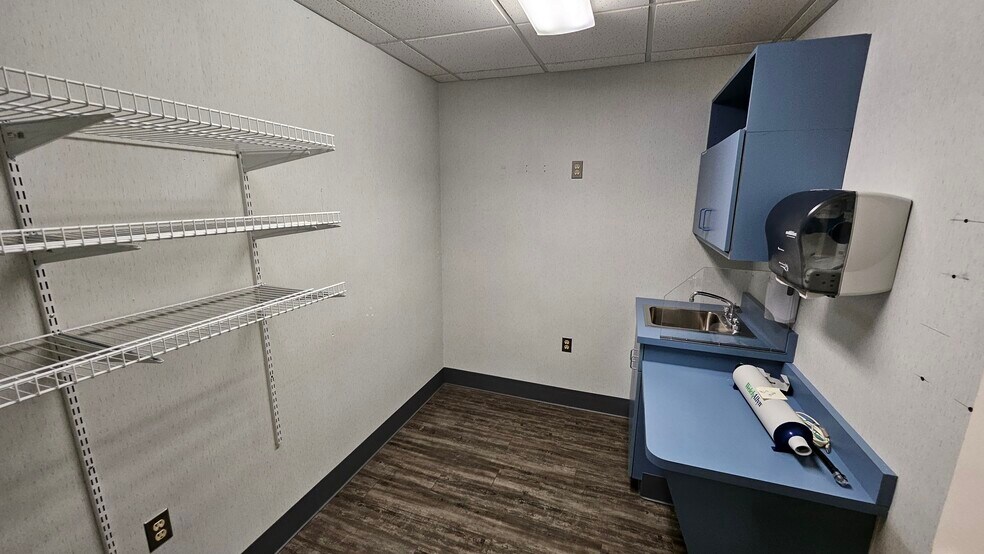 More Photos Of 4 Chateau Ln, Barboursville Medical For Sale