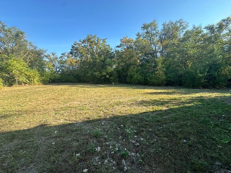 More Photos Of 226 Thomas st, Fostoria Flex For Sale