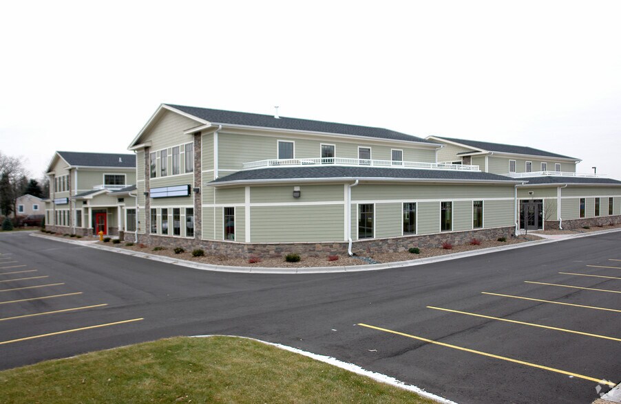 More Photos Of 10091 Dogwood St NW, Coon Rapids Office For Lease