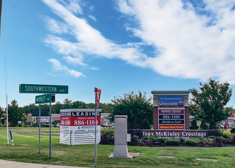 More Photos Of 4250 McKinley Pky, Hamburg Supermarket For Lease