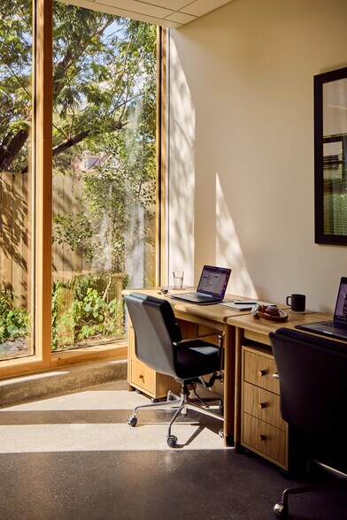 More Photos Of 1515 E Cesar Chavez St, Austin Coworking Space