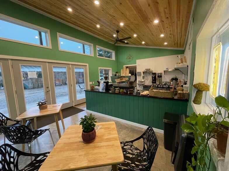 More Photos Of 2798 Highway 23 N, Eureka Springs Garden Center For Sale