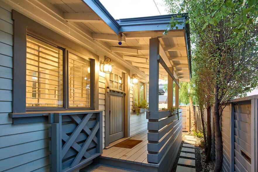 More Photos Of 2329 Ocean Ave, Venice Multifamily For Sale