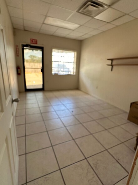 More Photos Of 750 Wylly Ave, Sanford Industrial For Sale