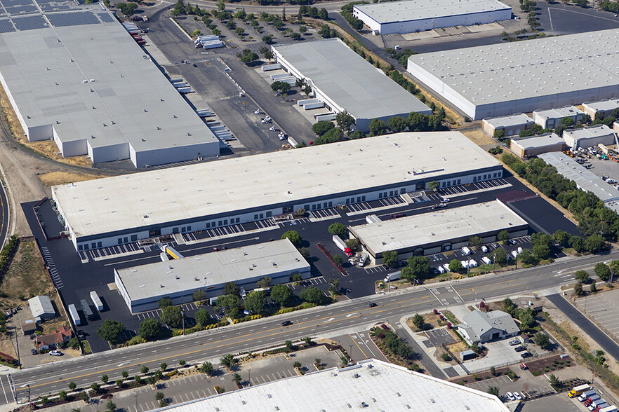 Primary Photo Of 1050 E Grant Line Rd, Tracy Warehouse For Lease