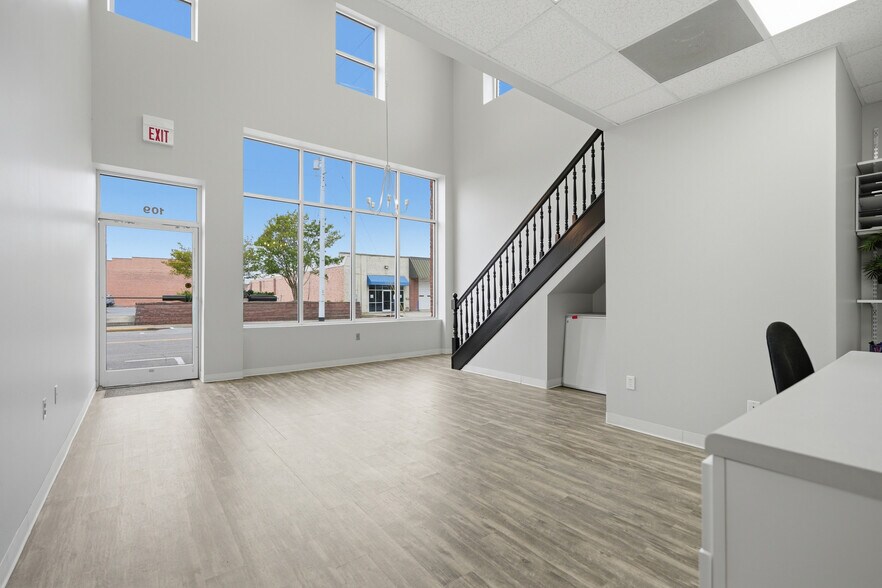 More Photos Of 109 Shelby St, Kingsport Storefront For Lease