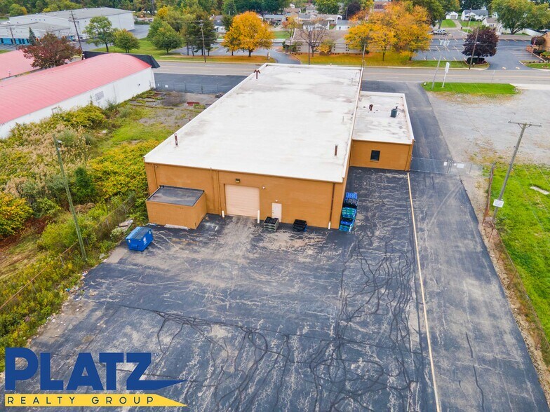 More Photos Of 330 N Meridian Rd, Youngstown Warehouse For Lease