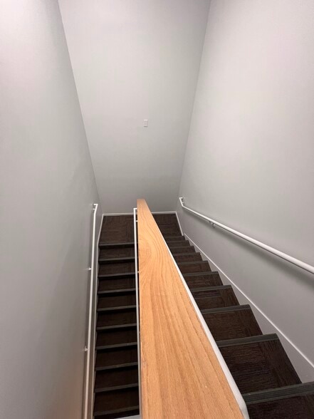 More Photos Of 6457 Hazeltine National Dr, Orlando Warehouse For Sale