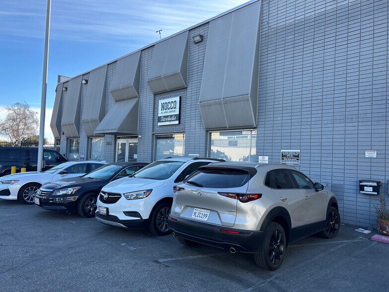 Primary Photo Of 3865 Grand View Blvd, Los Angeles Light Distribution For Lease