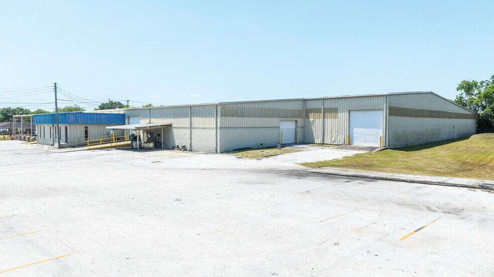 More Photos Of 2715 Crystal Lake Acres Dr, Lakeland Warehouse For Sale