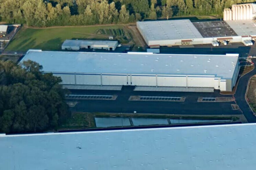 More Photos Of 645 Pekin Rd, Woodland Industrial For Lease