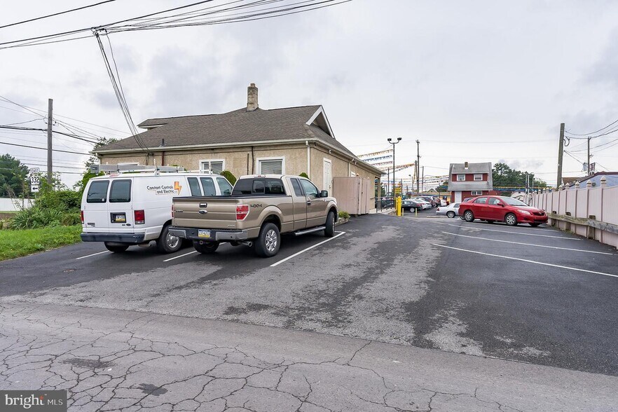 More Photos Of 260 E County Line Rd, Hatboro Medical For Lease