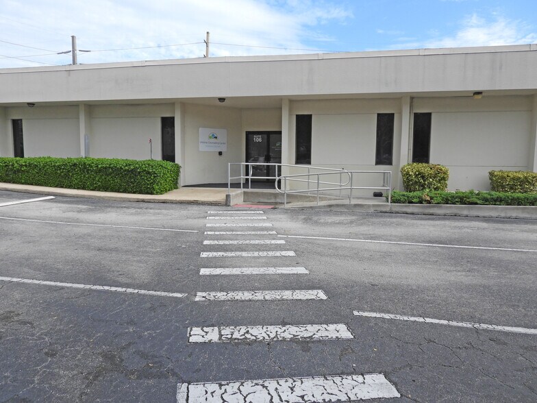 More Photos Of 505 Brevard Ave, Cocoa Bank For Lease