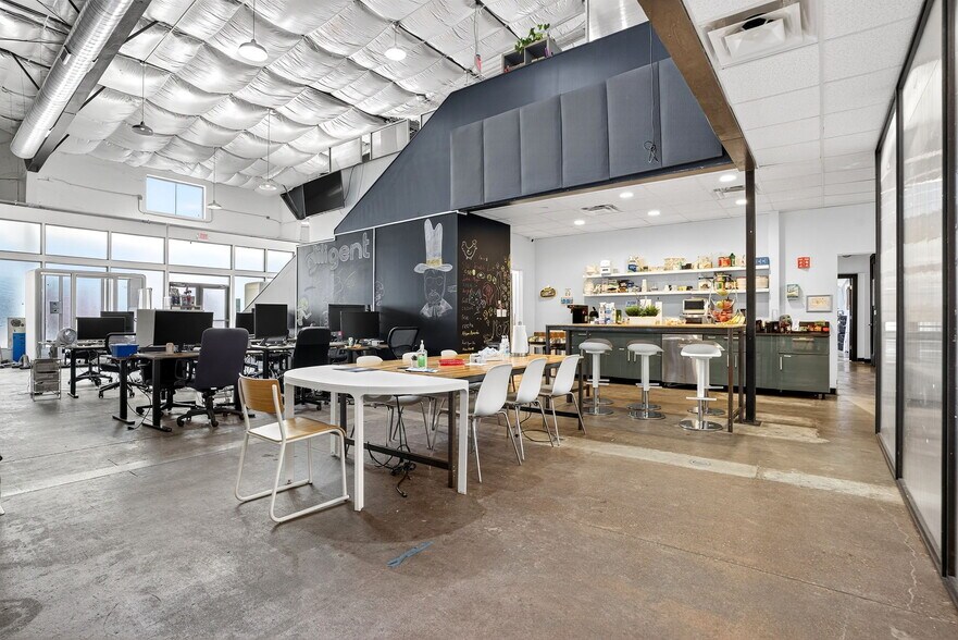 More Photos Of 2400 E Cesar Chavez St, Austin Loft Creative Space For Lease