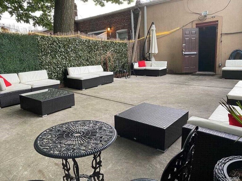 More Photos Of 279 Hillside Ave, Williston Park Bar For Sale