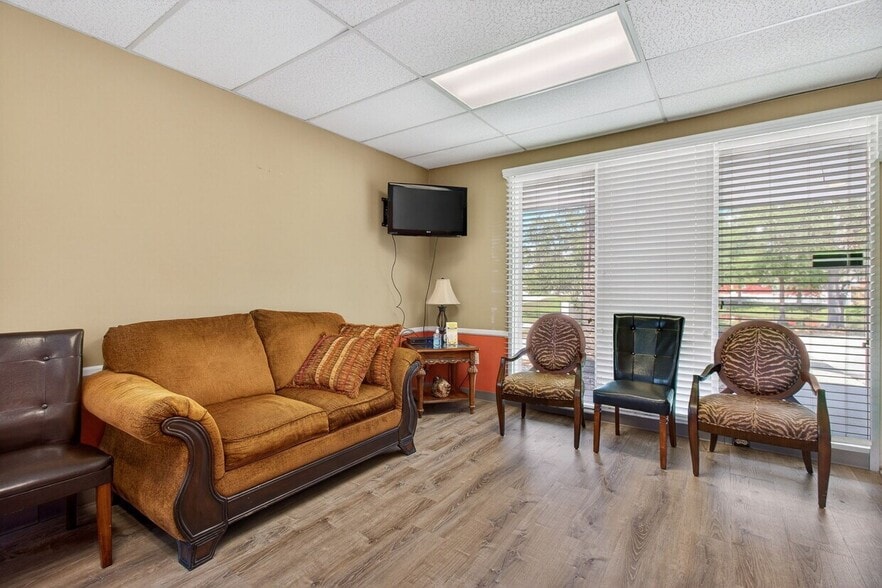 More Photos Of 2039 Indian Rocks Rd, Largo Medical For Sale