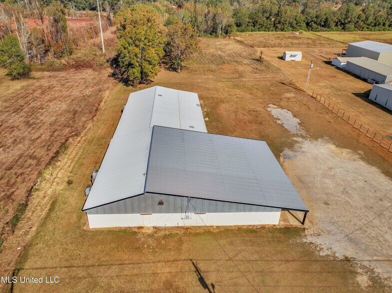 More Photos Of 6238 MS-198, Lucedale Specialty For Sale