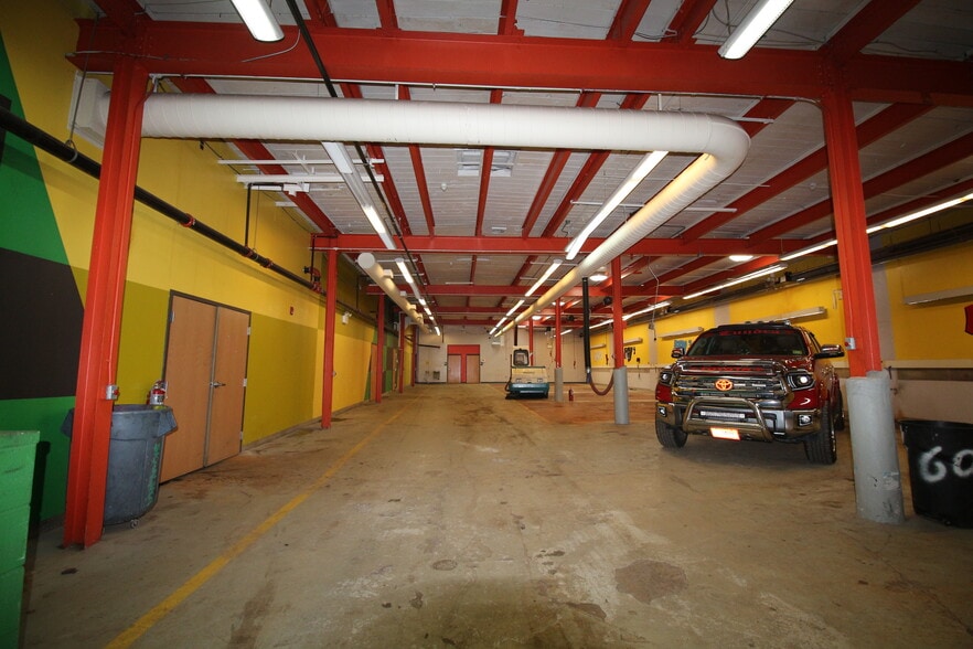 More Photos Of 925 N 8th St, Camden Warehouse For Lease