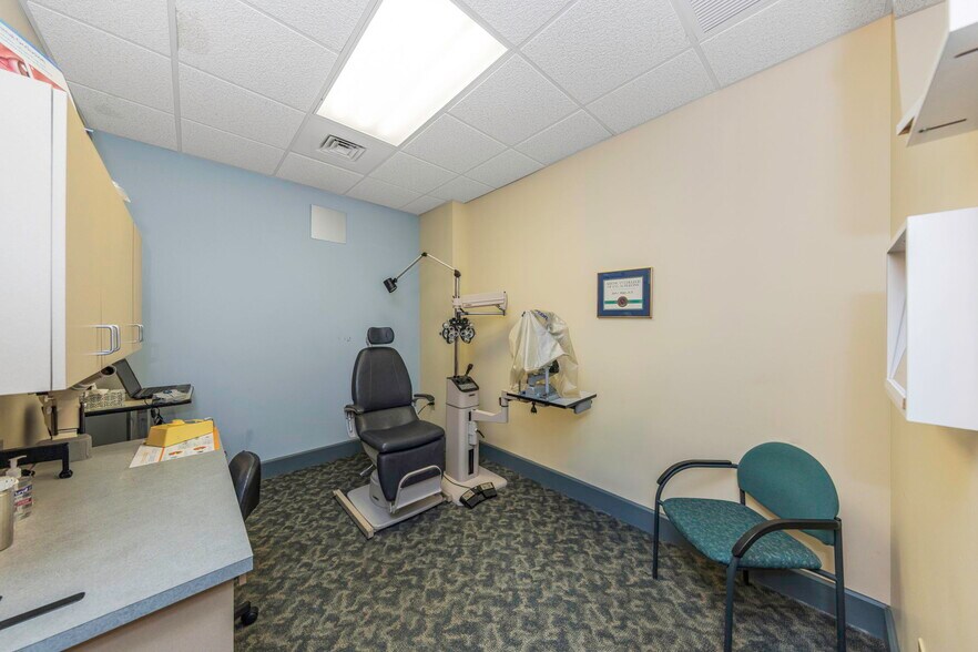 More Photos Of 2346 Drew St, Clearwater Office For Sale