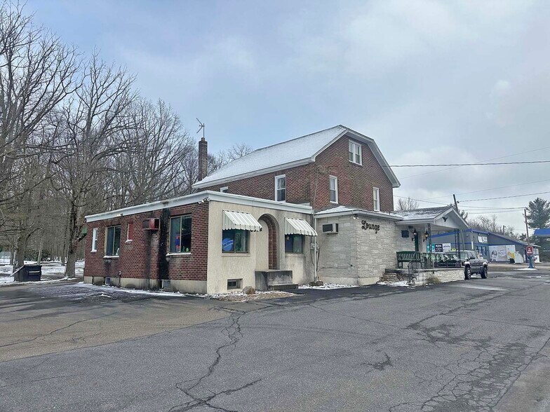 Primary Photo Of 982 W Center St, Sheppton Bar For Sale