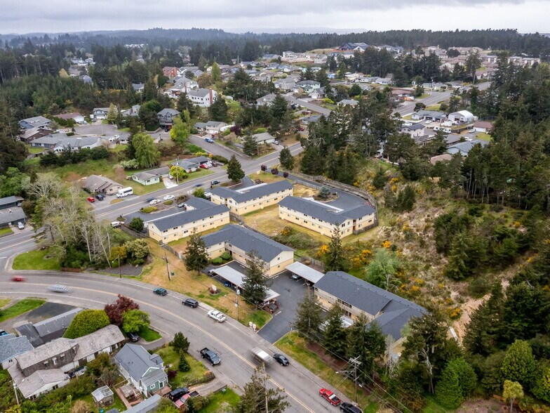 More Photos Of 1930 Maple St, North Bend Apartments For Sale