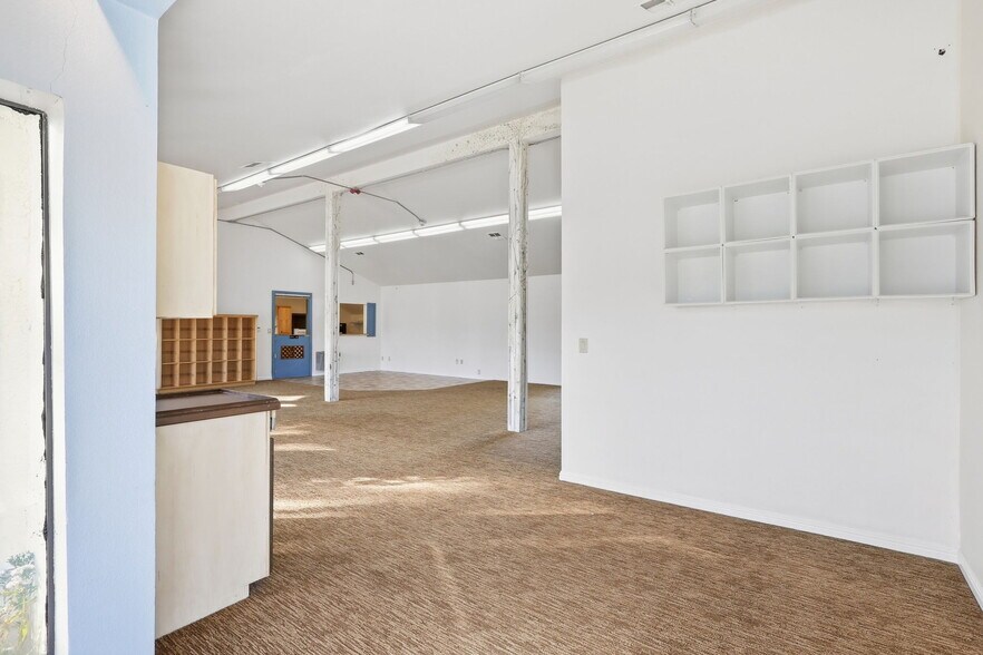 More Photos Of 1671 US Highway 395 N, Minden Office For Sale