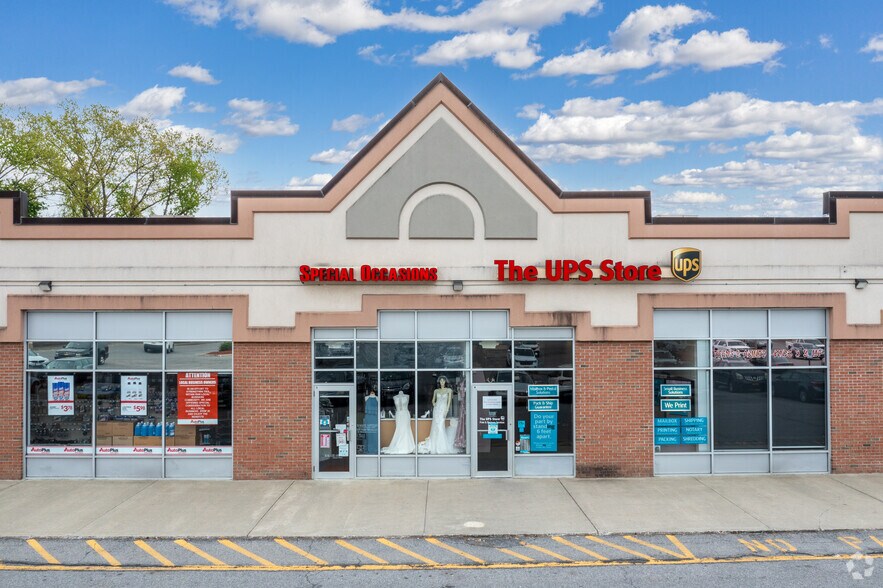 More Photos Of 982-986 Main St, Fishkill Unknown For Lease