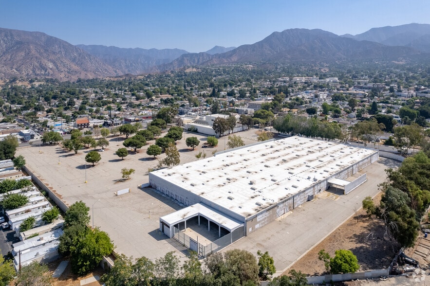 More Photos Of 8040 Foothill Blvd, Sunland Freestanding For Lease