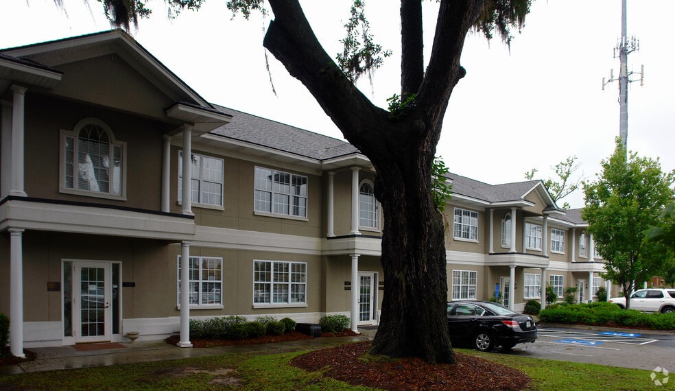 More Photos Of 37 W Fairmont Ave, Savannah Office For Lease