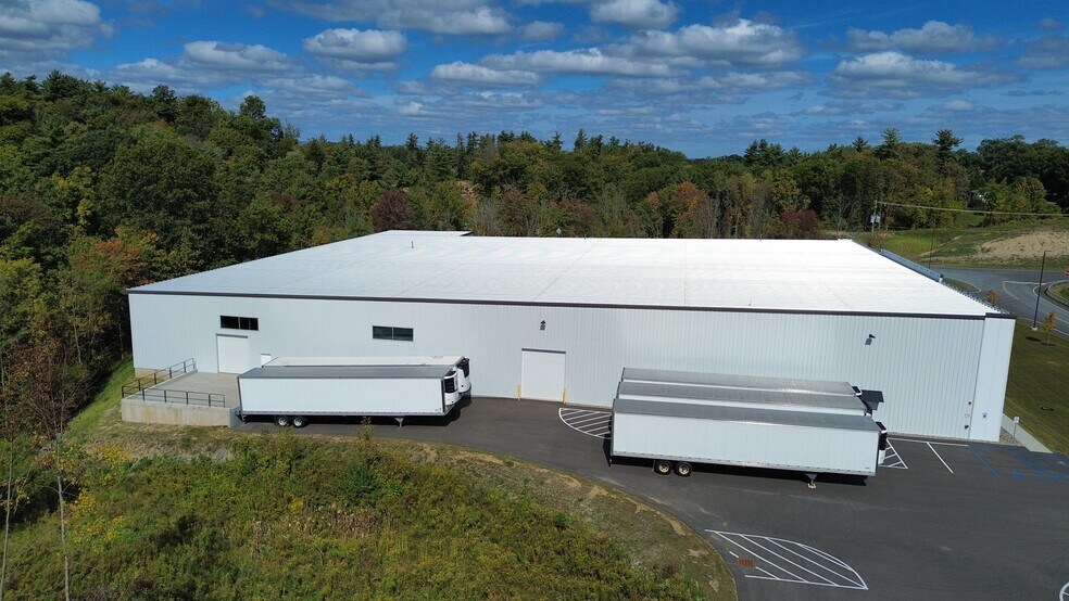 More Photos Of 15 Synergy Park Dr, Clifton Park Warehouse For Lease