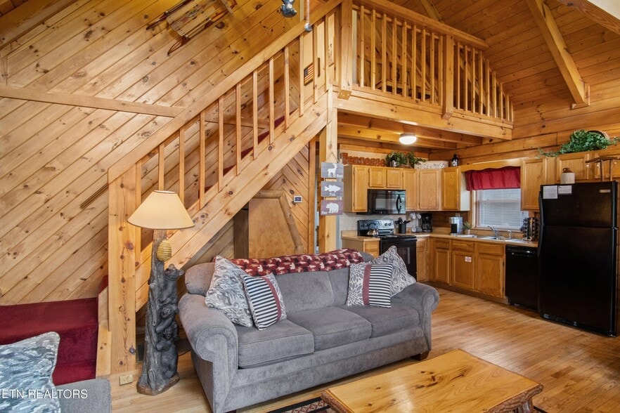 More Photos Of 4137 Watson Ct, Pigeon Forge Multifamily For Sale