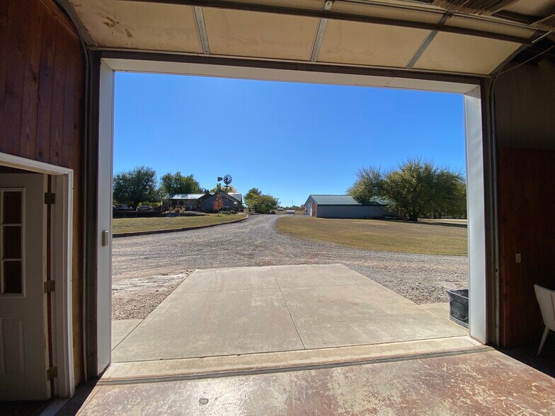 More Photos Of 6701 NW 178th St, Edmond Flex For Sale