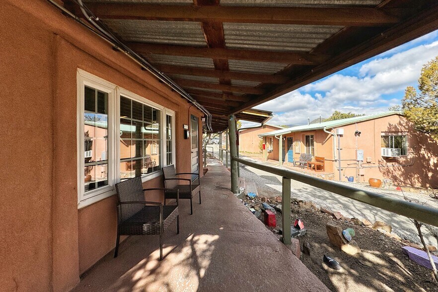 More Photos Of 25 Vista Point Rd, Santa Fe Healthcare For Sale