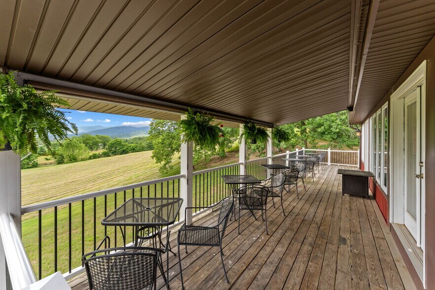 More Photos Of 72 Christmas Tree Ln, Washington Winery Vineyard For Sale