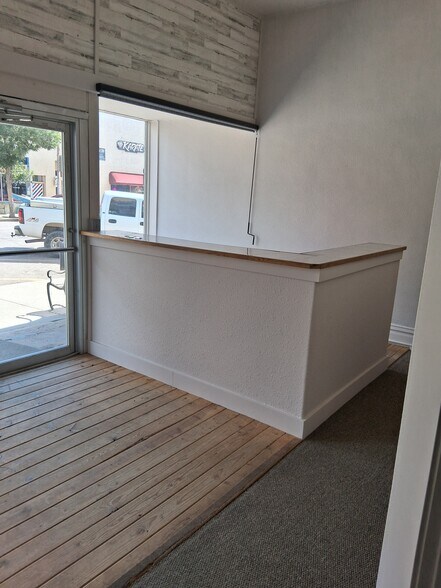 More Photos Of 108-110 E Main St, Florence Storefront Retail Residential For Lease