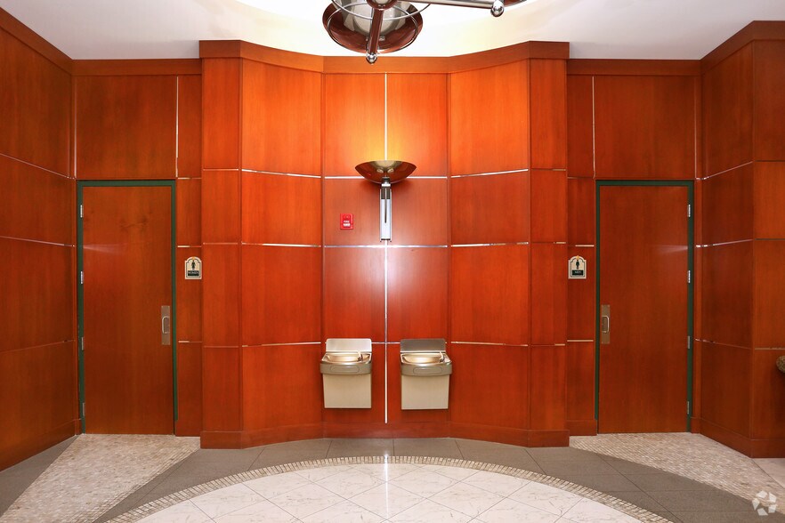 More Photos Of 4114 Woodlands Pky, Palm Harbor Office Residential For Lease