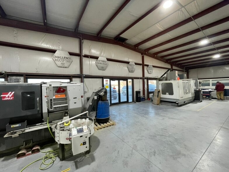 More Photos Of 1700 Commerce Dr, Tonganoxie Warehouse For Sale