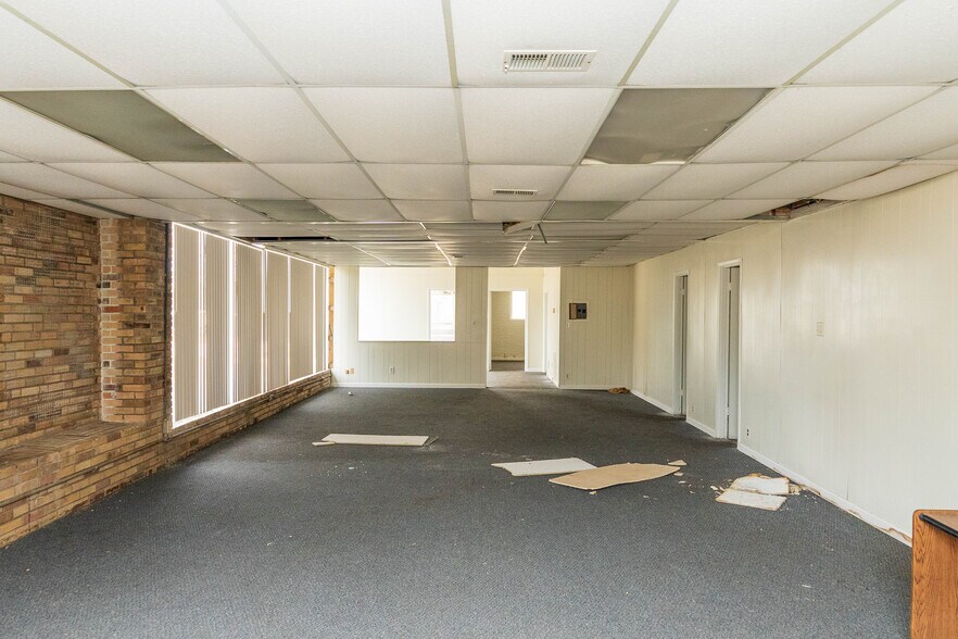 More Photos Of 1365 W Main St, Rock Hill Service For Sale