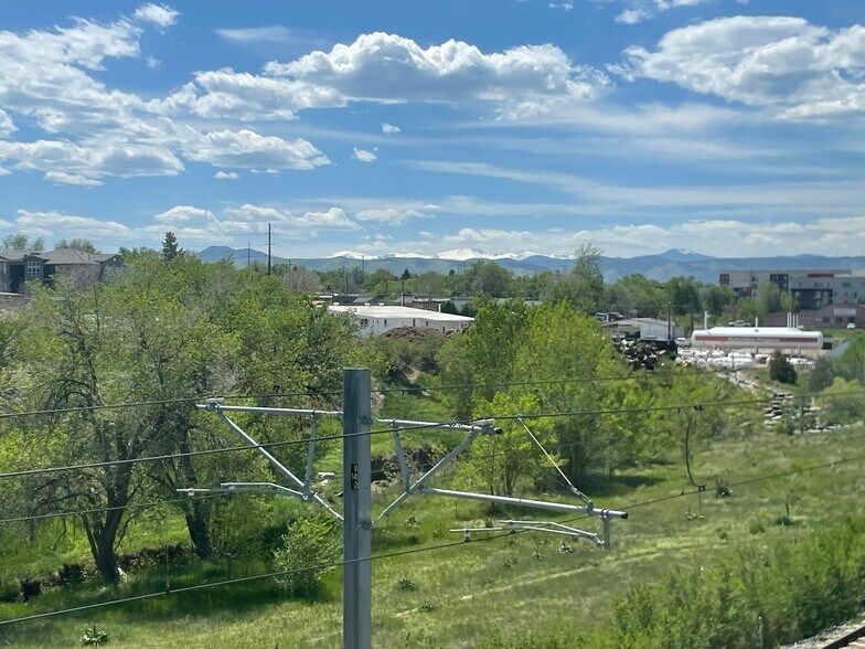 More Photos Of 5600 W 13th Ave, Denver Warehouse For Sale