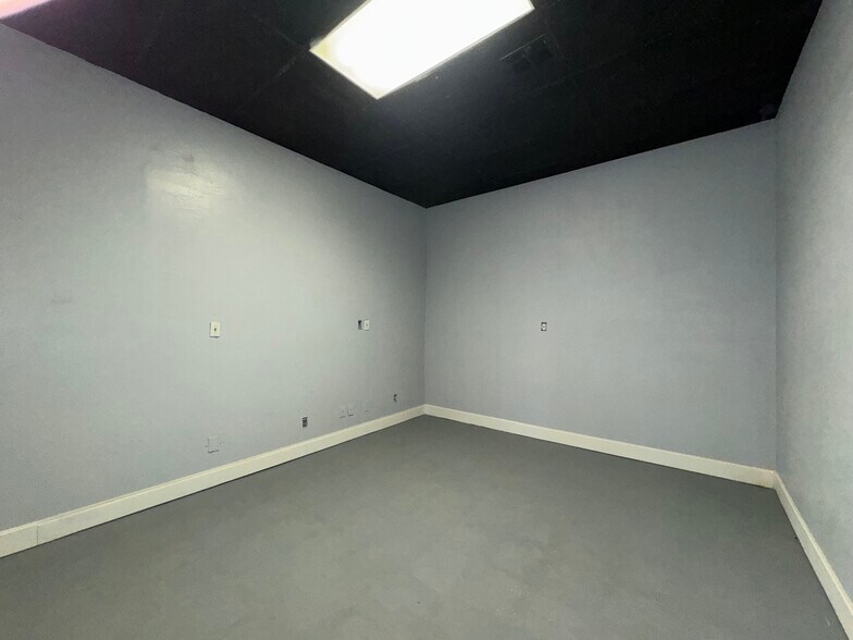 More Photos Of 438 S Main St, Mcalester Auto Repair For Sale